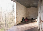 Die Hobos Ryan Nash und Shawn Lukitsch unterwegs in einem Güterwagon.