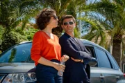 Stascha Novak (Jasmin Gerat), Emil Perica (Lenn Kudrjawizki).