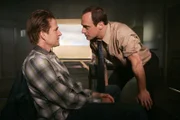 L-R: Gordon Rickett (Matthew Modine), Det. Elliot Stabler (Christopher Meloni)