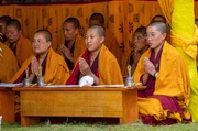 Junge buddhistische Nonnen in Paro (Bhutan)