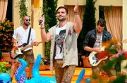 Geben auf der Showbühne der Unterhaltungssendung "Immer wieder sonntags" richtig Gas: die kernigen Jungs der Mountain Crew.