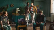 Tschugger Staffel 3, Folge 2: Primin will den Tschugger zurück: David Constantin als Bax und Dragan Vujic als Primin; vorne re.: Dänu Brüggemann als Stöffu
