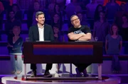 Rateteam-Kapitän Elton (r.) und der Journalist und Tagesthemen-Moderator Ingo Zamperoni (l.) bilden Rateteam.