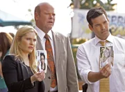 (v.l.n.r.) Det. Calleigh Duquesne (Emily Procter); Sgt. Frank Tripp (Rex Linn); Det. Jesse Cardoza (Eddie Cibrian)