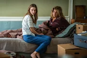 Families Like Ours Staffel 1 Folge 4 Amaryllis April Maltha August als Laura, Paprika Steen als Fanny