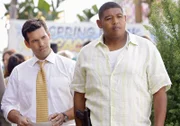 Det. Jesse Cardoza (Eddie Cibrian, l.); Walter Simmons (Omar Miller, r.)