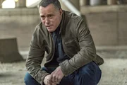 Hank Voight (Jason Beghe). Hank Voight (Jason Beghe).