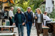 v.li.: Rainer Doppler (Gustl Lederer), Michael Steinocher (Simon Steininger), Stefan Jürgens (Carl Ribarski), Lilian Klebow (Penny Lanz).