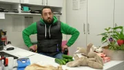 S02E32: Im Supermarkt am Eigelstein herrscht Alarmstufe Rot: Sicherheitschef Onur kommt kaum hinterher - erst erwischt er einen Ladendieb, dann muss er einen randalierenden Kunden bändigen.
