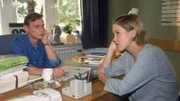 Alex (Wolke Hegenbarth) hat sich auf den Deal mit ihrer Mutter eingelassen, zum Schulpsychologen Dr. Reimann (Sylvester Groth) zu gehen, nicht ahnend, dass sie in dem "Psychoheini" ihren Meister finden wird...