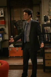 Zwischen Ted (Josh Radnor) und Barney läuft ein Wettbewerb, wer zuerst einen Dreier erlebt. Ted bekommt ein Angebot, doch kann er seine Hemmungen über Bord werfen?