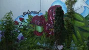 An einer grauen Mauer haben Freunde und Kommilitonen ein Graffitikunstwerk zum Gedenken an die ermordete Gabriele Z. gestaltet.