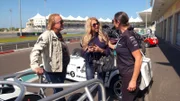 Carmen und Robert stellen auf der Formel1-Rennstrecke in Abu Dhabi ihre Fahrkünste auf die Probe.