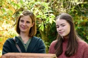 Helena (Julia Jäger) und Leo (Phillis Lara Lau)