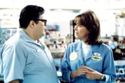 Lois (Jane Kaczmarek) wird von Craig (David Higgins) angebaggert.