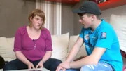 Tauschmutter Jenny (24) im Gespräch mit Sonjas Sohn Benny
