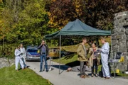 v.li.: Carl Ribarski (Stefan Jürgens), Fabian Fürst (Alexander Morandini), Klaus Lechner (Andreas Kiendl), Dr. Franziska Beck (Maria Happel), Franz Wolfahrt (Helmut Bohatsch)