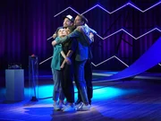 V.u.l.: Jasmin Schwiers, Jan van Weyde, Rick Kavanian, Gastgeber Max Giermann und Carolin Kebekus.