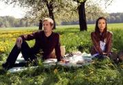 ARD STURM DER LIEBE FOLGE 1333, am Montag um 15:10 Uhr im ERSTEN. Eva (Uta Kargel, r.) ist nach Markus' (Tobias Dürr, l.) Ohnmacht sehr beunruhigt.