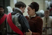 Heinrich (Lee Ingleby, l.); Katharina von Medici (Samantha Morton, r.)