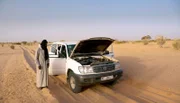 Einer von vielen Autopannen in der Sahara, nahe N´Guigmi, Niger.