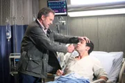 Hugh Laurie (Dr. Gregory House), Skylar Astin (Derrick).