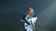 Erwischt! Die Suchlichter haben Fritzi mit Sputnik im Arm gefunden.