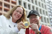 Tanja Scholz gewinnt die erste Goldmedaille für Deutschland bei den paralympischen Spielen in Paris.