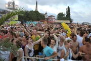 ?Exklusiv - Die Reportage? über die "schönste Zeit des Jahres" in Bulgarien, dem neuen Urlaubsziel der Deutschen. Auch hier können die Feierwütigen gut Party machen (Foto)