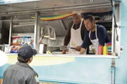 Eine Undercover-Mission führt Callen (Chris O'Donnell, r.) und Sam (LL Cool J, M.) nach Mexiko ...