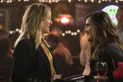 Wird es für Owen kompliziert, mit Carina (Stefania Spampinato, r.) zusammenzuarbeiten? Vor allem, als diese wieder mit Arizona (Jessica Capshaw, l.) anzubandeln scheint ...