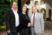 (v.li.): Andreas Giebel (Graf Sternburg), Gaby Dohm (Mutter Oberin), Fritz Wepper (Bürgermeister Wöller).