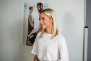 Sunny (Valentina Pahde) präsentiert ihr neuestes Foto.