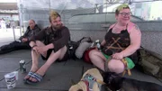 Die Punks aus Berlin machen Urlaub in Graz, doch sie müssen ihren Aufenthalt vorzeitig abbrechen. Das Geld für das Zugticket zurück nach Berlin fehlt jedoch noch.