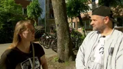 In Hamburg-Barmbek bereitet sich Jessica auf den letzten Gerichtstermin mit dem Jugendamt vor. Es wird endgültig über die Zukunft ihres Sohnes entschieden. Olaf darf aufgrund seiner nicht anerkannten Vaterschaft nicht am Verfahren teilnehmen. Das bedeutet: Jessica muss nun alleine entscheiden, ob sie ihren Sohn auch wirklich zur Adoption freigibt.