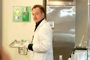 Bradley Whitford (Dean Berry).