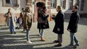 Sarah Grüner (l.): Ben Handke (2.v.l.); Ingo Lenßen (5.v.l.)
