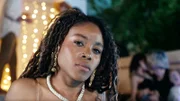 Mandisa (Gaosi Raditholo) will nicht nur chillen, sie will auch Cleos (Tarryn Wyngaard) Aufmerksamkeit.