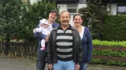 Familienbild_v.li. Marcel Sassenhagen mit Tochter Maja, Gerhard Rothe, Mirja Sassenhagen
