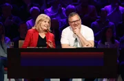 Rateteam-Kapitän Elton (r.) mit Schauspielerin Sabine Postel (l.).