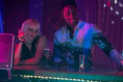 Karl (Ben Andrews Rumler) und Ruby (Linda Rohrer) genießen einen gemeinsamen Abend im Club.