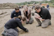 Alice Roberts (2.v.r.)