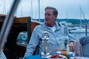 Als Dan (Peter Mygind) seine Frau beim Fremdgehen erwischt, zieht er kurzerhand auf sein Boot.