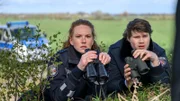 Das Ermittlungsteam vermutet illegale Machenschaften eines Landwirtes. Lässt er auf seinen Feldern unerlaubterweise Gülle entsorgen, um damit Geld zu verdienen? Die Kommissarin Paula Moorkamp (Stella Hinrichs) und Kommissar Eddi Jansons (Gustavs Gailus) nehmen den Landwirt aus sicherer Distanz unter die Lupe und stoßen bei ihren Beobachtungen auf interessante neue Hinweise.