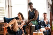 Sunnys Mitschüler v.l.: Frieda (Meryl Marty), Karl (Ben Andrews Rumler), Lennard (Gerrit Klein) sind wütend auf Sunny, schließlich hatten sie einen Deal!