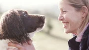 Louise Moorhouse und ihr Springer Spaniel Jess