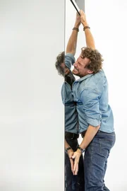 Ioan Gruffudd (Dr. Daniel Harrow).