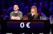 Rateteam-Kapitän Bernhard Hoëcker (l.) mit Sängerin Katja Ebstein (r.).