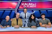 Bernhard Hoëcker, Hubertus Meyer-Burckhardt, Kai Pflaume, Stephanie Stumph und Wincent Weiss (v. l. n. r.).