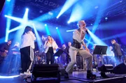 Stefanie Heinzmann und die hr-BigBand.